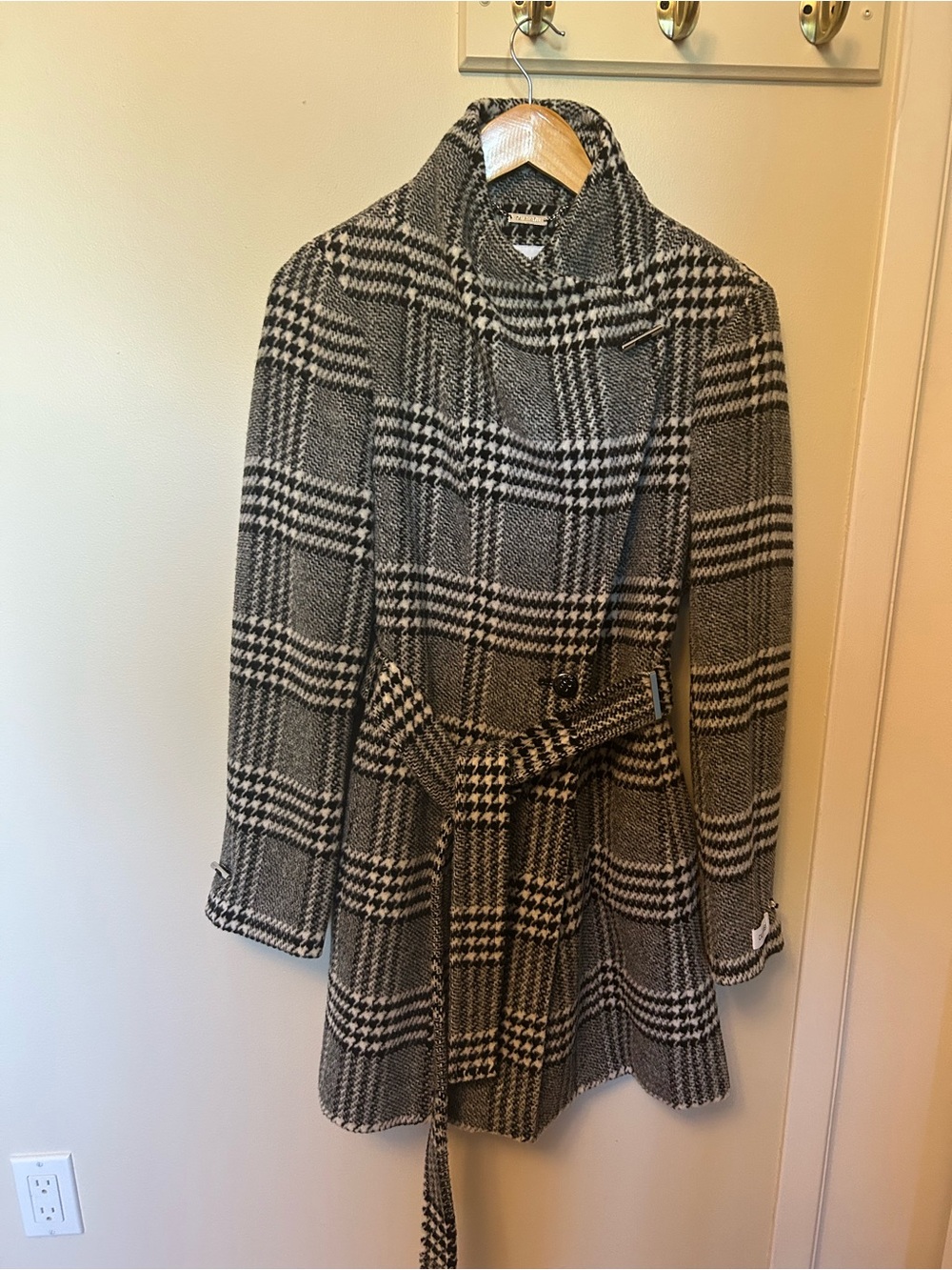 Calvin Klein Wool blend Black & White Plaid Belted Trench Coat